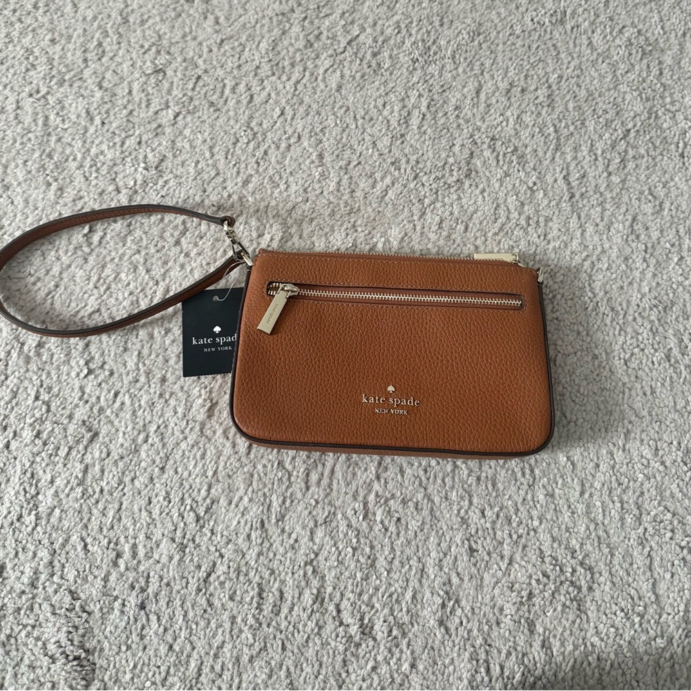 🚫❌‼️SOLD: Kate Spade Tan Leather Wristlet with Gold Accents